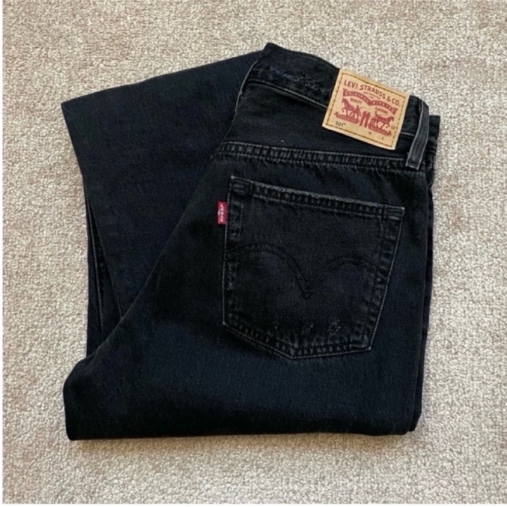 Levi’s Distressed 501s - Womens 28”